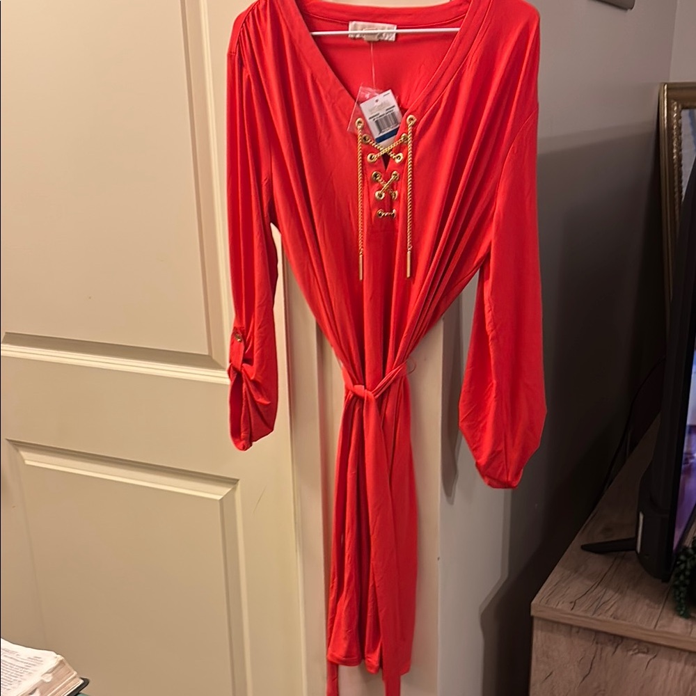 Elegant Red Lace-Up Dress